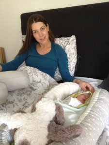 Eindelijk thuis en lekker uitrusten met mama!